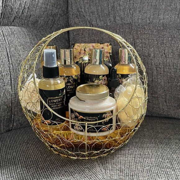 Lovery sweet almond bath gift set bath scrubs soaps and lotion - Picture 6 of 12